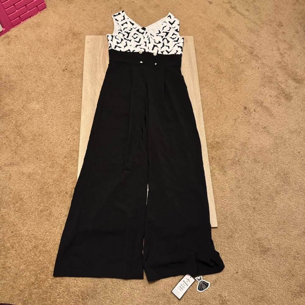 Retro Stage Elegant Black High-Waisted Jumpsuit Bats Halloween NWT - Picture 2 of 4